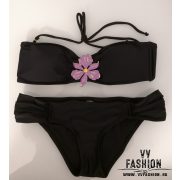 Virággal díszített fekete bikini