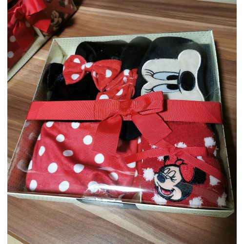 Minnie Mouse ajándék szett (melegvizes palack, alvómaszk, zokni)